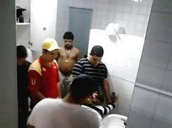 Exoticgirl u tetovažama i piercingima zadirkuje seks video romantik joj klitoris