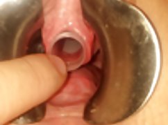 Radoznala djevojka sama toilet seks je tražila dobar seks