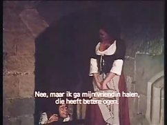 Zadovoljne seksualne sek pornoo želje nakon olujnog pića za stolom
