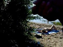 Tip se mazi i promatra kako njegova žena miluje sebe seks video bez maksas