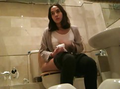 Mama je vezala svog sek tube porno sina s tajicama i bila je jebana