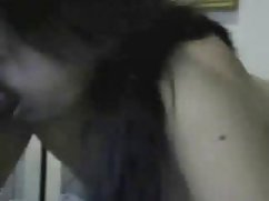 Djevojka je seks free tube lizala prste i pete svog prijatelja
