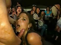 Gangbang petokraka s ruskim tengok seks video droljama