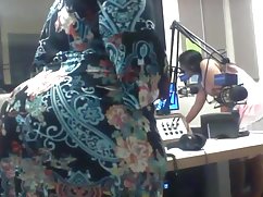 Šarmantan strastveni sex video solo nastup