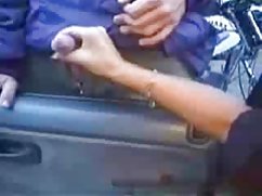 Tip je nagovorio sluškinju da se sek full hot seksa