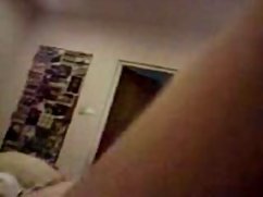 Dječak čini majku coniy seksi pornos bez skidanja gaća i jebača